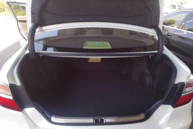 Used Toyota Camry 2016 2.0E 10th Anniversary Elite Edition
