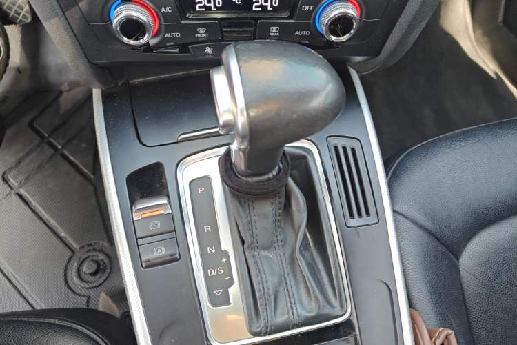 Used Audi A4L 2015 35 TFSI Automatic Standard Model
