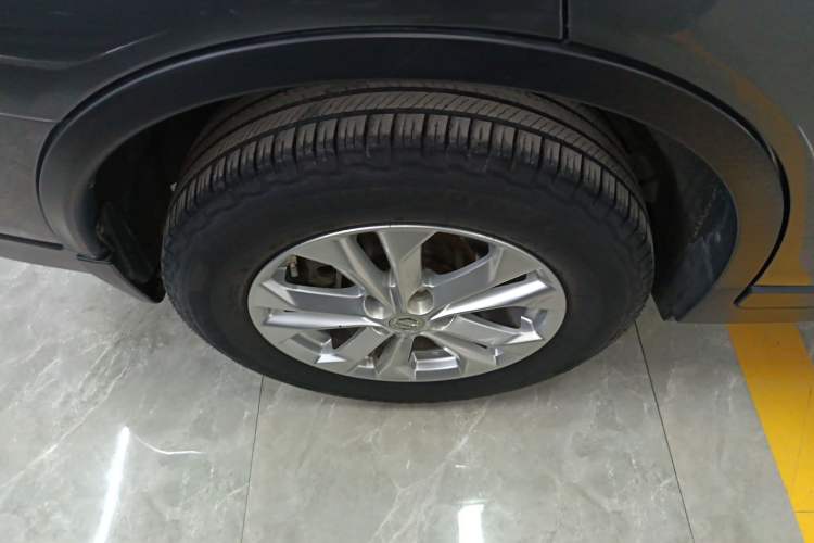 Used Nissan X-Trail 2015 2.5L CVT Leading MAX Edition 4WD
