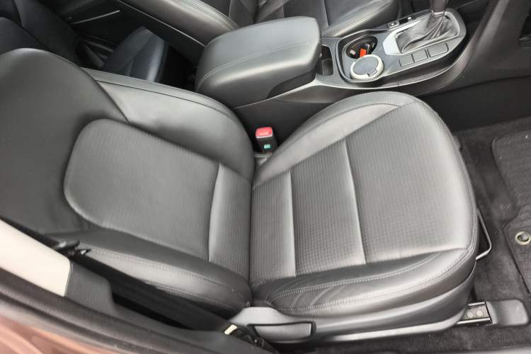 Used Hyundai Santa Fe 2013 2.4L Automatic Two-Wheel Drive Smart Version
