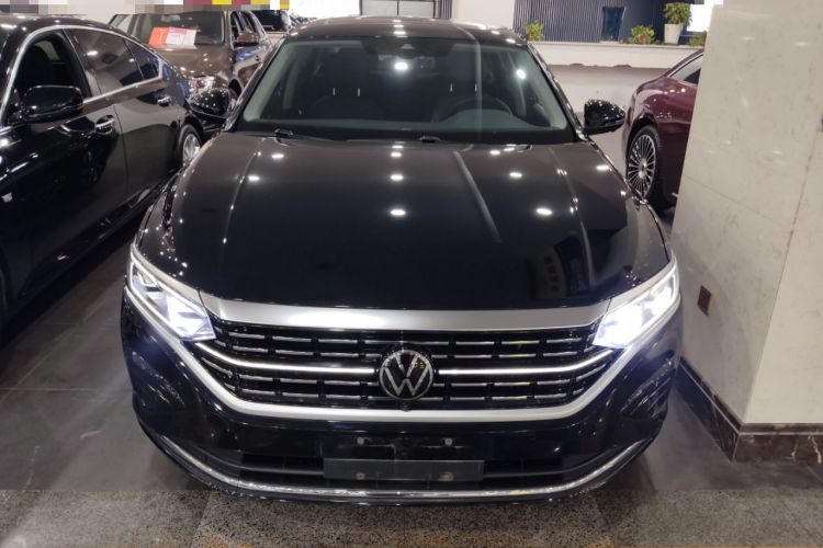 Used Volkswagen Passat 2023 Facelift 330TSI Luxury Edition
