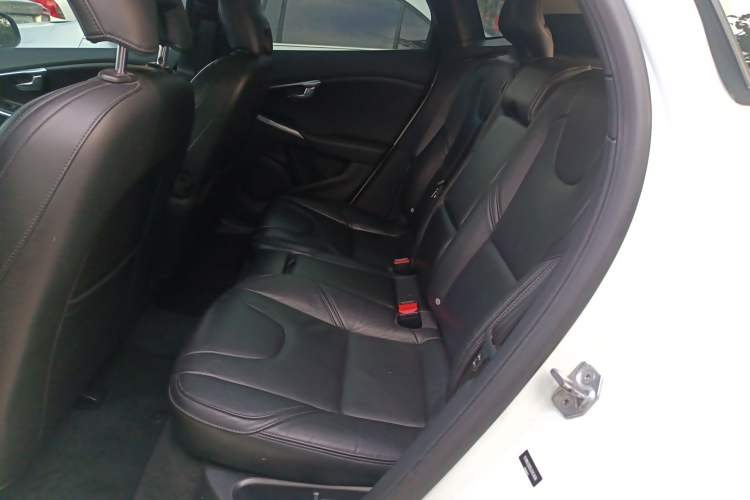 Used Volvo V40 2017 T3 Zhiyi Edition