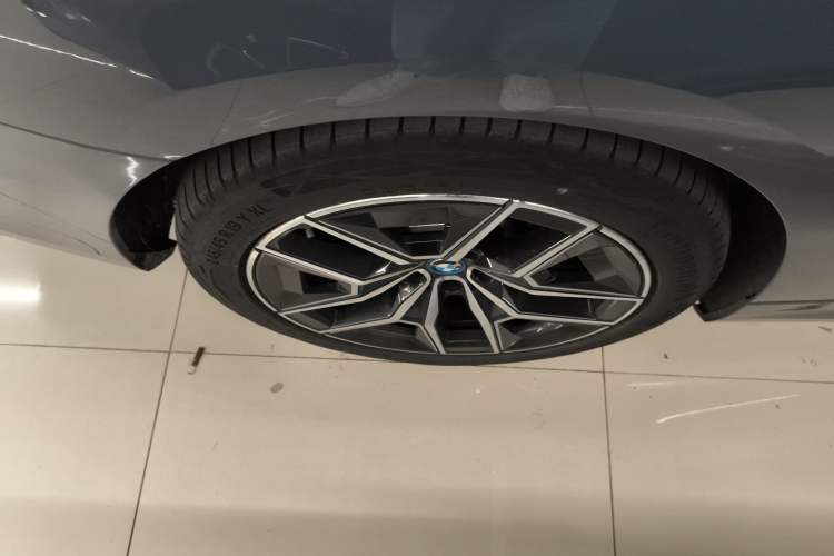 Used BMW i5 2024 eDrive 35L Luxury Model with M Sport Package