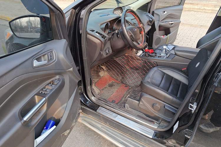 Used Ford Kuga 2017 EcoBoost 180 Two-Wheel-Drive Platinum Edition