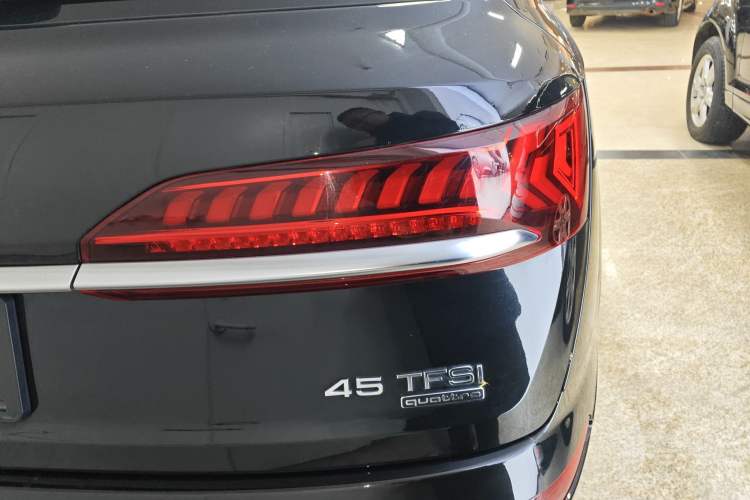 Used Audi Q7 2023 45 TFSI quattro S line Sport model