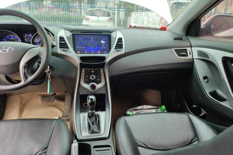 Used Hyundai Elantra (5th Generation / Langdong) 2012 1.6L Automatic Fashion Edition
