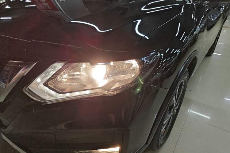 Used Nissan X-Trail 2017 2.5L CVT Leading Edition 4WD
