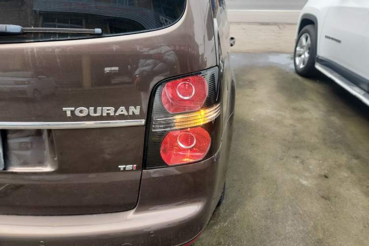 Used Volkswagen Touran 2013 1.4T DSG Crystal Edition 5-Seater