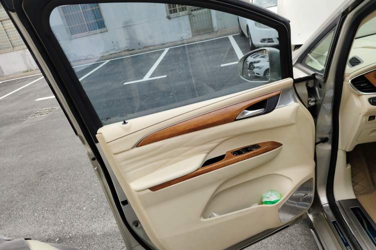 Used Buick GL8 2022 ES Landtrek 653T Comfort Edition
