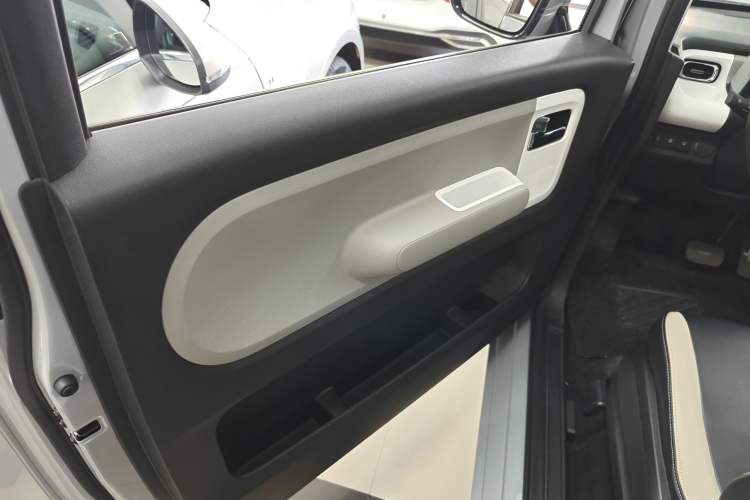 Used Wuling Air ev 2023 - Four Seats - Standard Edition
