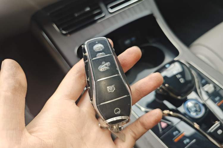 Used BYD Han 2025 EV with 701 km of Laser Radar-Enabled Intelligent Driving
