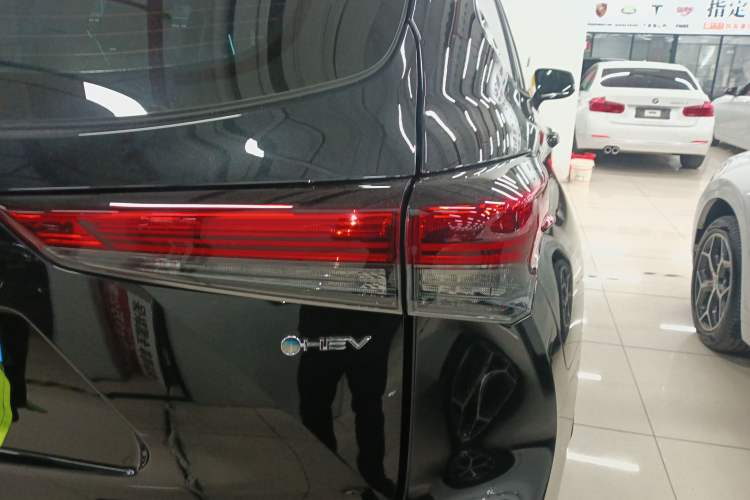 Used Toyota Highlander 2024 2.5L Smart Electric Hybrid Dual-Motor Two-Wheel-Drive Elite Edition 5 Seats
