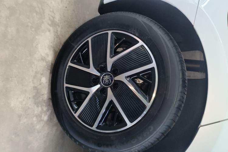 Used BYD Qin L 2025 DM-i Smart Drive 120KM Superior Model
