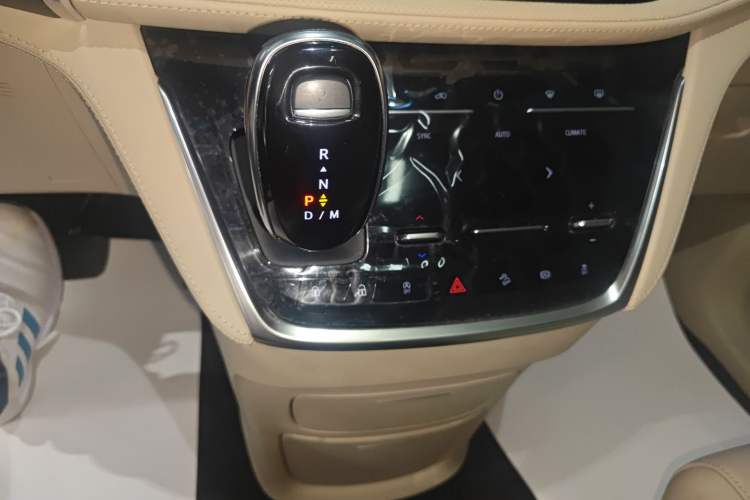 Used Buick GL8 2023 ES Lu Zun Deluxe Model
