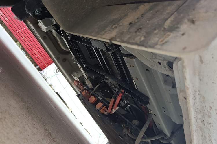 Used Chana Ruixing EM80 2025 Passenger Version Comfort Model 6 Seats 300 km Liftback Door
