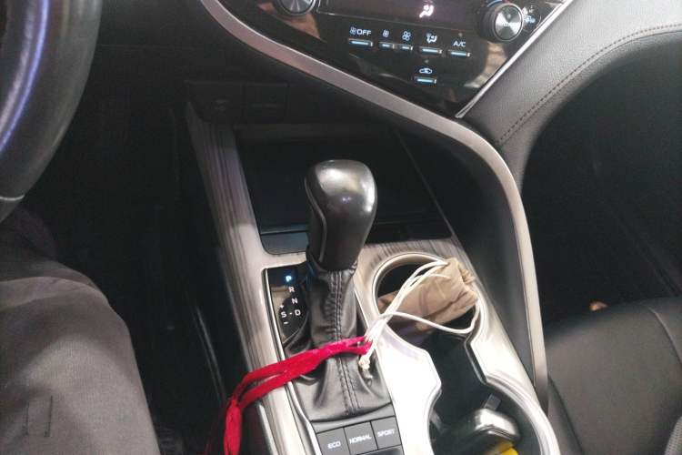 Used Toyota Camry 2019 Dual-Engine 2.5 HG Luxury Edition China VI Standard