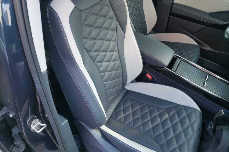 Used Volkswagen ID.6 CROZZ 2021 Long-Range PRO Edition
