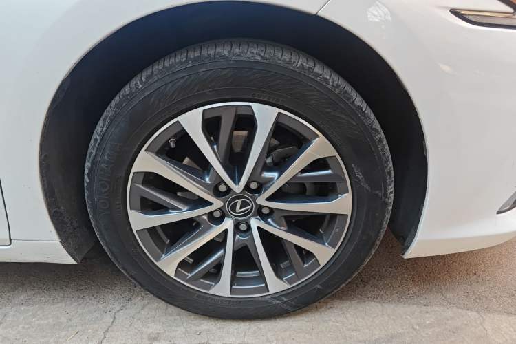 Used Lexus ES 2021 200 Excellence Edition