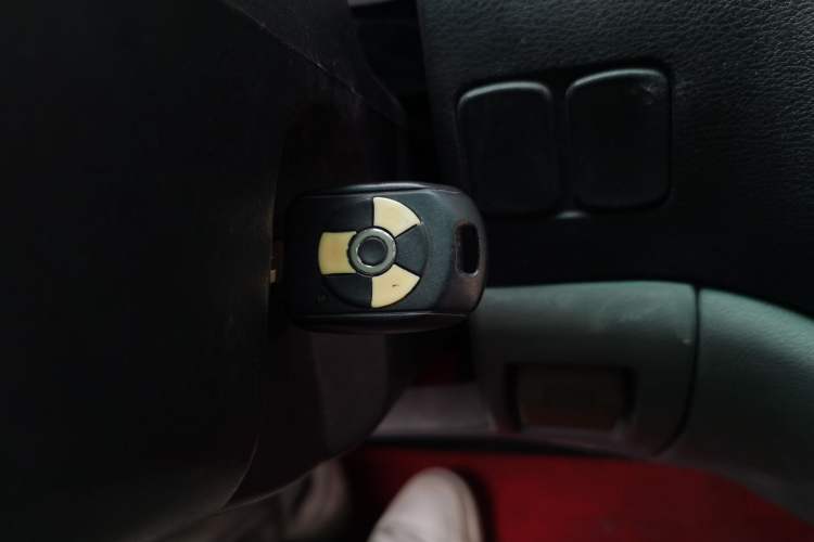 Used FORTHING Lingzhi 2013 M3 1.6L 7-Seater Comfort Model