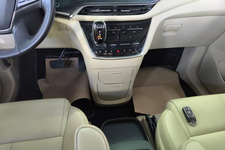 Used Buick GL8 2023 ES Lu Zun Deluxe Model
