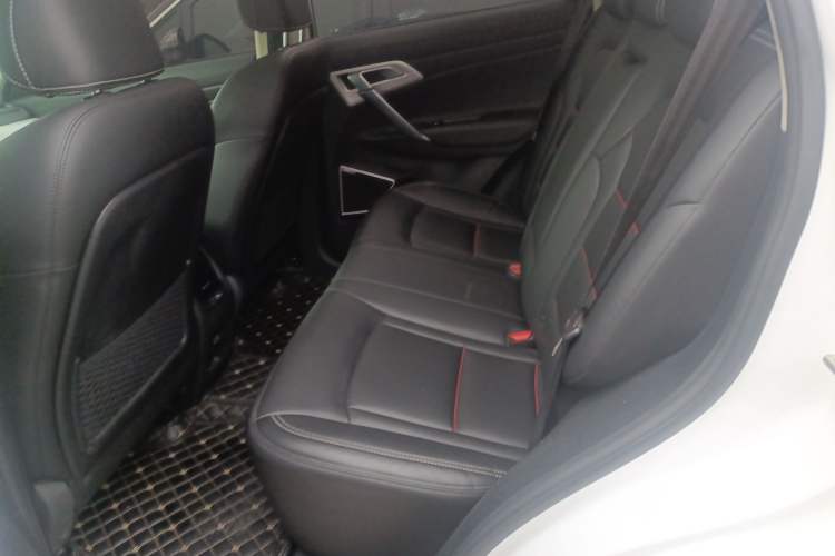 Used Geely Auto Emgrand X7 Sport 2020 1.8TD DCT Two-Wheel Drive Smart Connect 4G-Enabled Version
