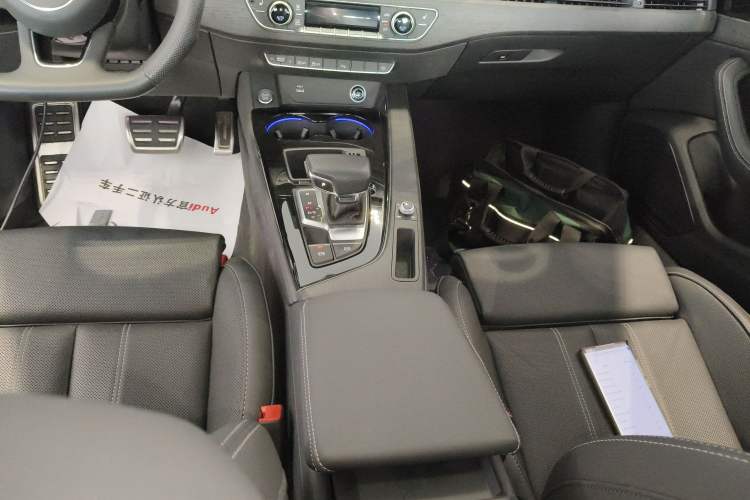 Used Audi A4L 2023 40 TFSI Luxury Dynamic Model