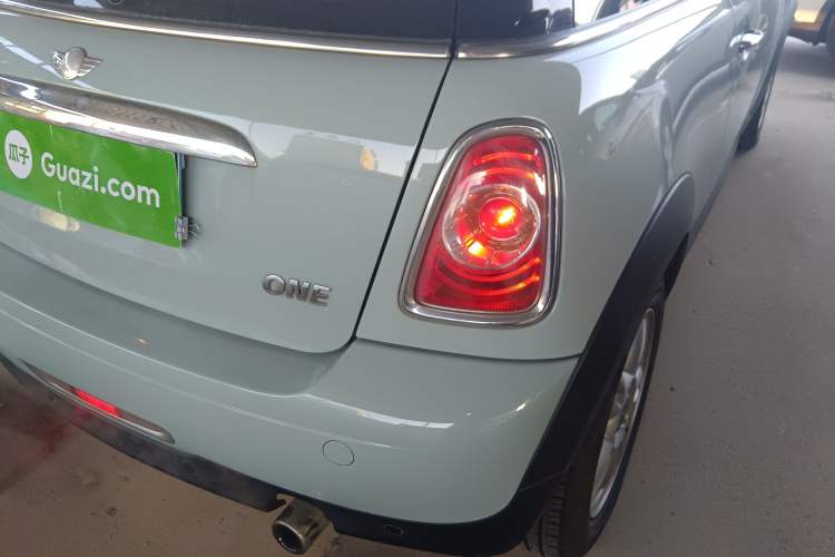 Used  MINI 2011 1.6L ONE
