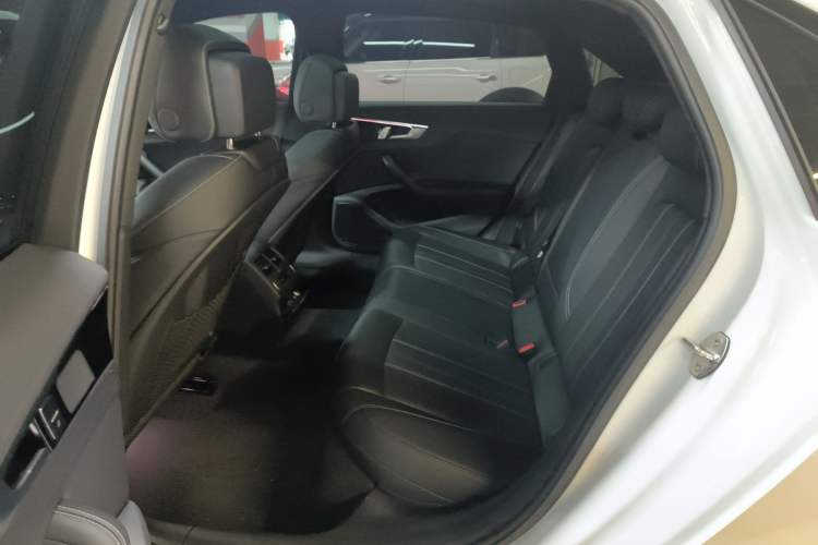 Used Audi A4L 2024 40 TFSI Luxury Dynamic Edition
