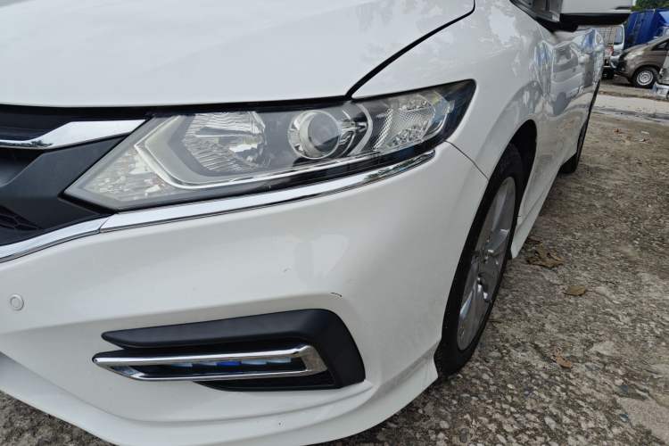 Used Honda Jade 2017 1.8L Automatic Classic Edition 5 seats
