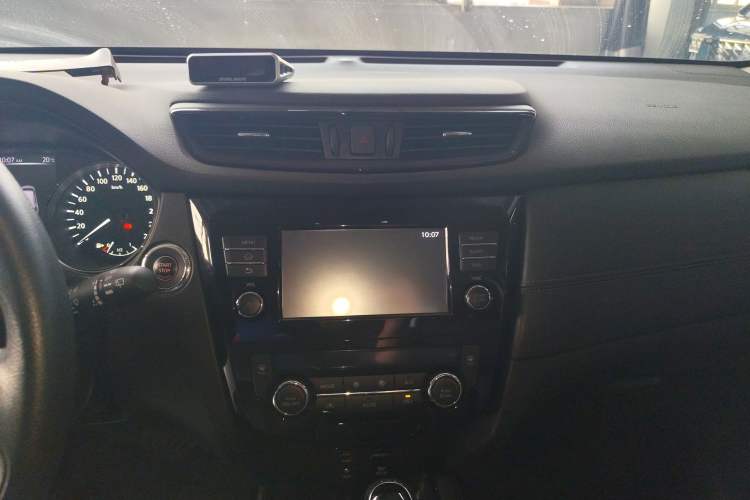 Used Nissan X-Trail 2017 2.5L CVT Leading Edition 4WD
