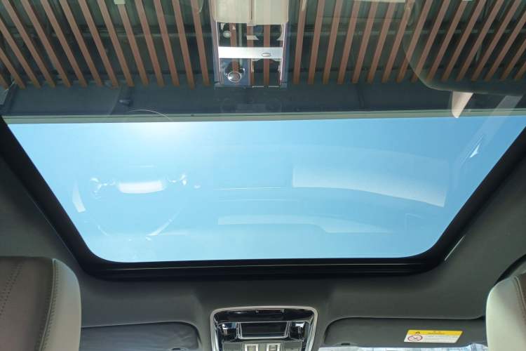 Used Land Rover Range Rover Velar 2017 P380 R-DYNAMIC SE
