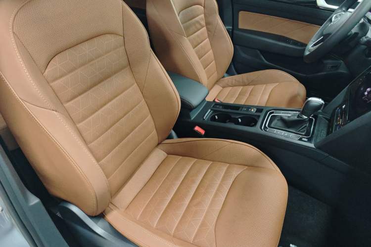 Used Volkswagen FAW-Volkswagen CC 2021 Estate Car 380TSI Vizion Edition
