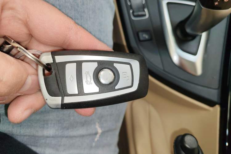 Used BMW 3 Series 2016 316i Fashion Model
