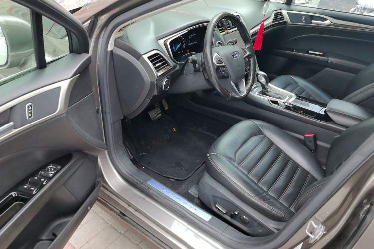 Used Ford Mondeo 2013 2.0L GTDi 200 Luxury Model