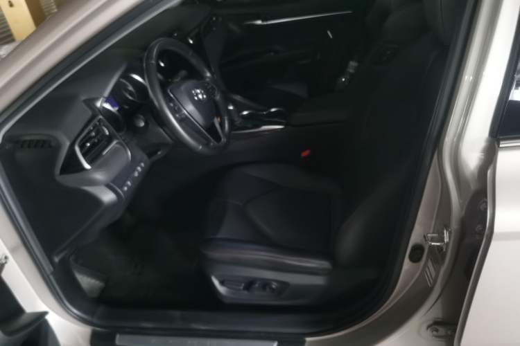 Used Toyota Camry 2019 Revised Version 2.0G Luxury Edition