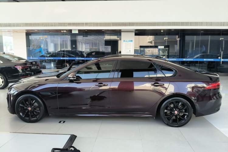 Used Jaguar XFL 2021 XFL 2.0T P250 All-Wheel-Drive Shimmering Black Sport Edition
