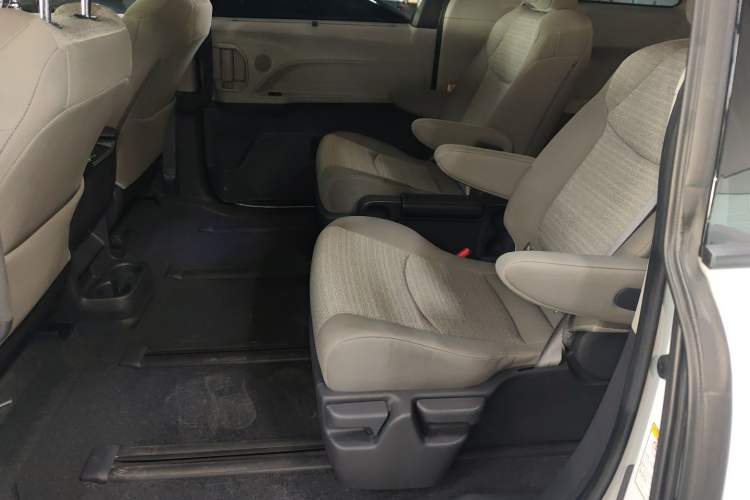 Used Toyota Sienna 2021 2.5L Hybrid Comfort Edition