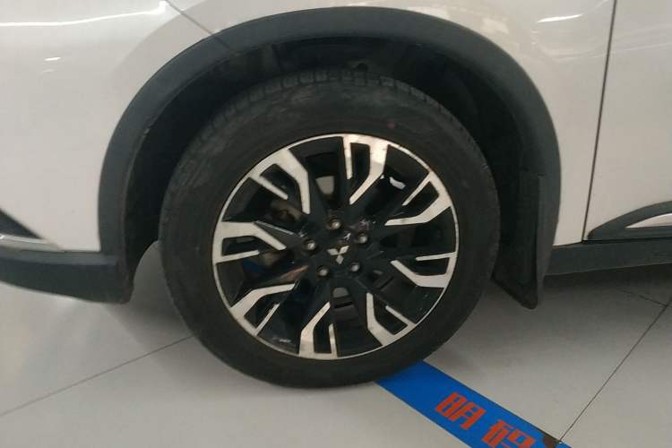 Used Mitsubishi Outlander 2019 2.0L Two-Wheel Drive Comfort Edition 5 Seats China VI Standard
