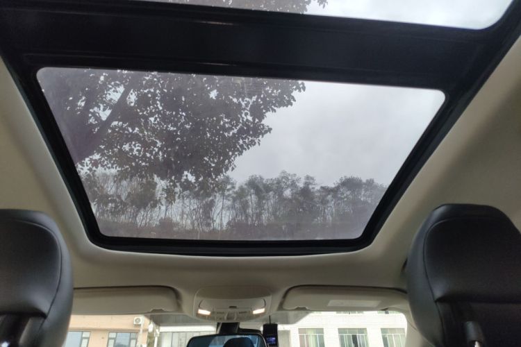 Used Ford Edge 2015 2.0T GTDi Two-Wheel-Drive High-Line Version