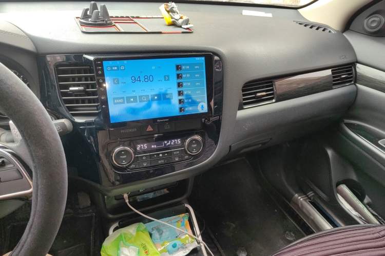 Used Mitsubishi Outlander 2019 2.4L 4x4 Zhi Xiang Edition 5 Seats China V Emission Standard