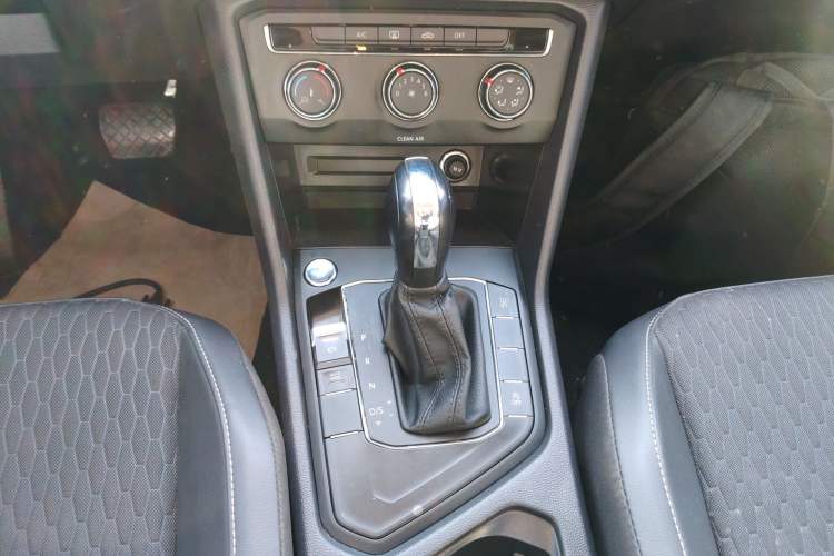 Used Volkswagen Tiguan L 2021 280TSI Automatic Two-Wheel Drive Comfort Edition – Low-Trim Version
