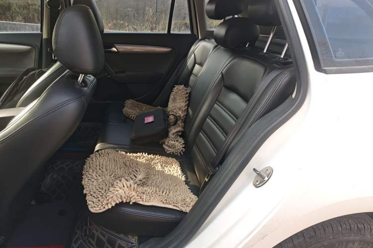 Used Volkswagen Gran Lavida 2013 1.6L Manual Fashion Model