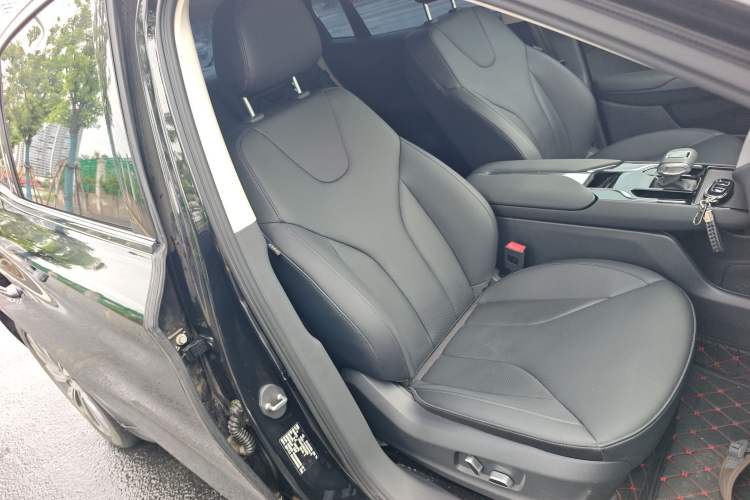 Used Hongqi E-QM5 2024 500km Range Edition
