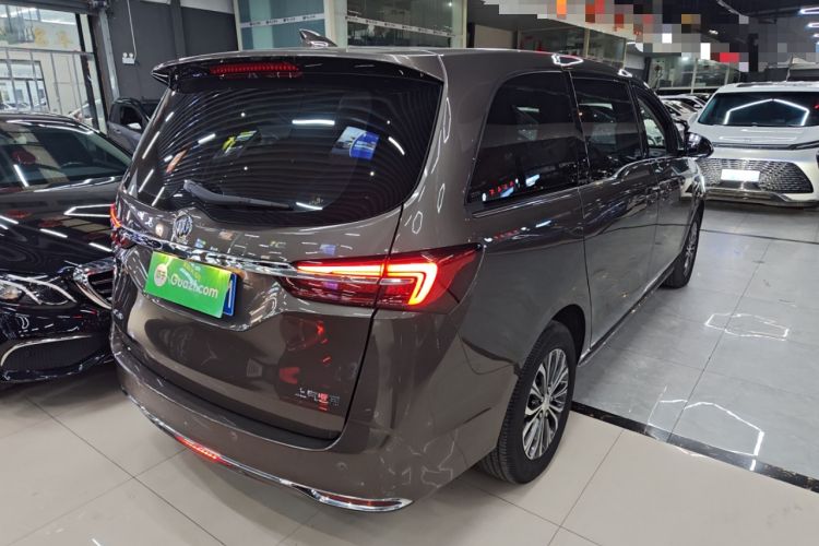 Used Buick GL8 2023 Land Executive Class Smart Enjoyment Model
