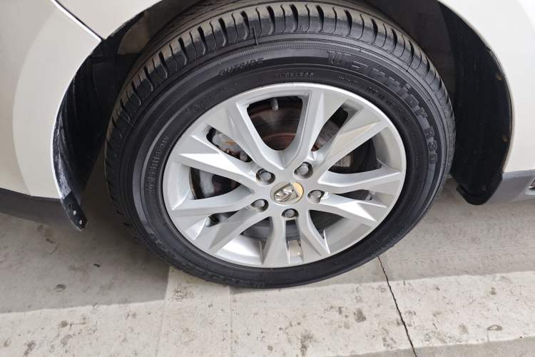 Used Baojun 730 2015 1.8L Manual Luxury Navigation ESP Version 7-seater
