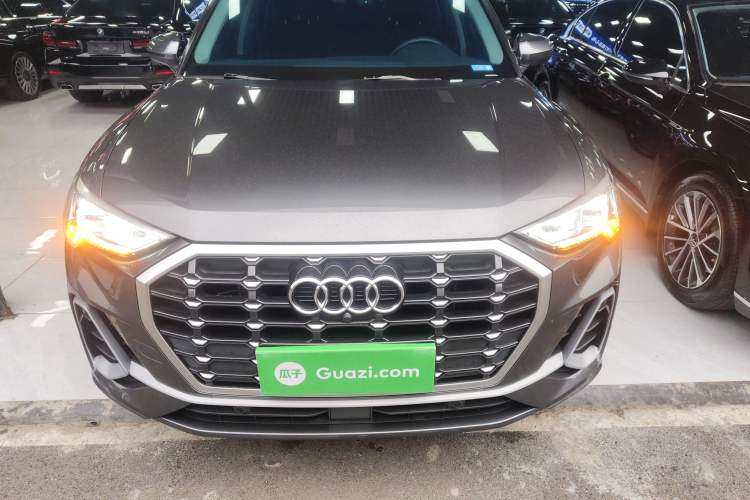 Used Audi Q3 2020 35 TFSI Fashion Dynamic Model
