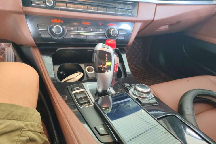 Used BMW 5 Series 2014 520Li Elegant Model
