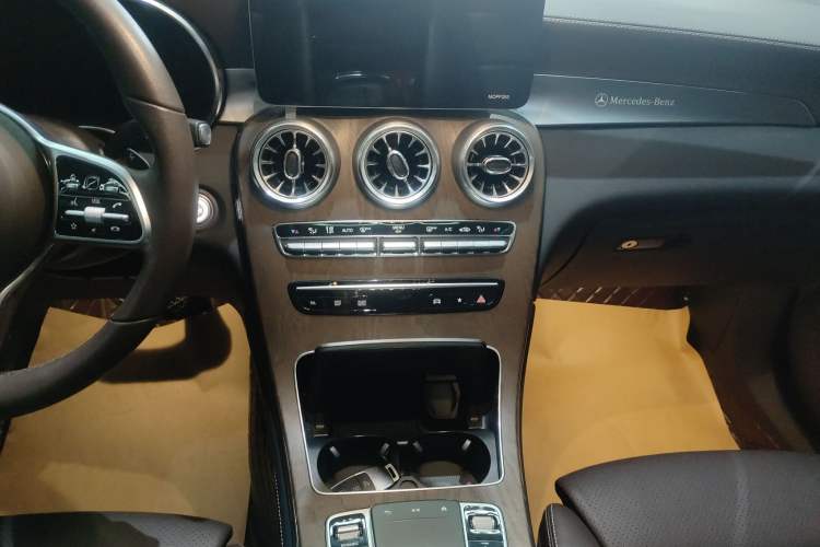 Used Mercedes-Benz GLC 2021 GLC 260 L 4MATIC Luxury Model
