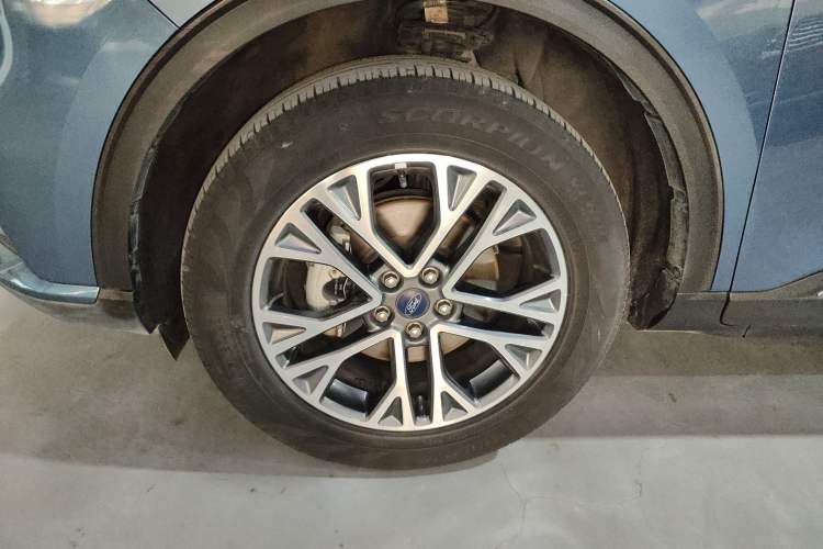 Used Ford Escape 2020 EcoBoost 245 Two-Wheel-Drive Titanium Edition