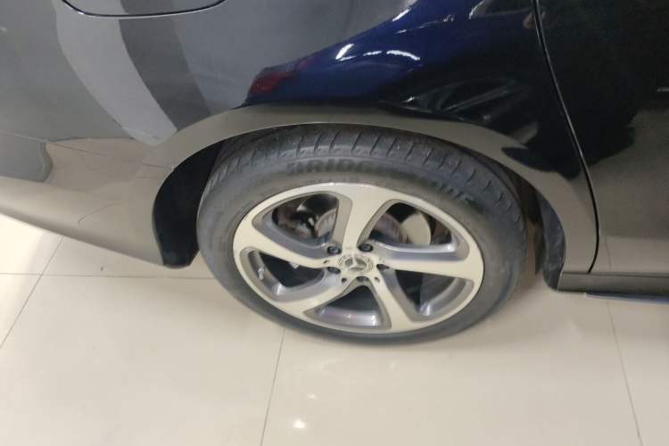 Used Mercedes-Benz E-Class 2019 Restyled E 300 L Sporty and Stylish Edition
